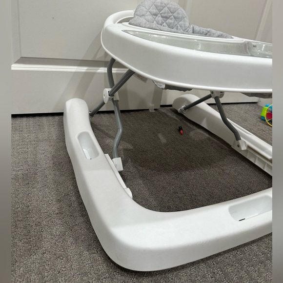 Ingenuity Foldable Baby Walker In Great Shape!! - Picture 3 of 6